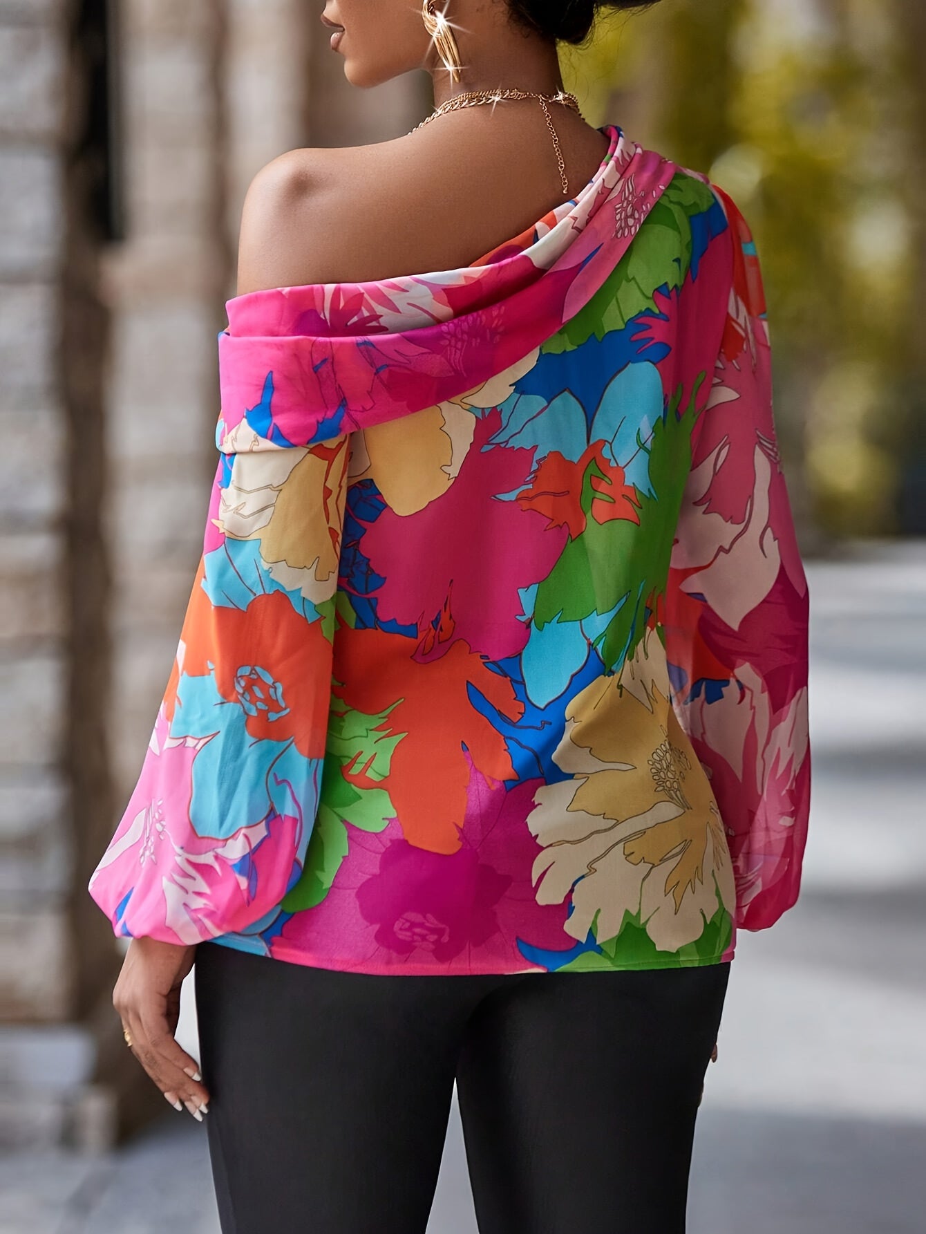 Vibrant Floral Print Asymmetrical Neckline Blouse with Lantern Sleeves - Elegant Polyester Top for Women, One-Shoulder Design, Long Flowing Sleeves, Perfect for Spring/Summer/Fall, Casual Elegant Wear | Vibrant Clothing | Bol